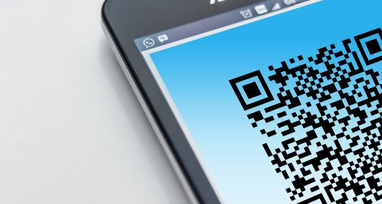 how to scan a qr code on your phone screen